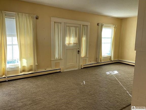 5th image of 126 Barker St
