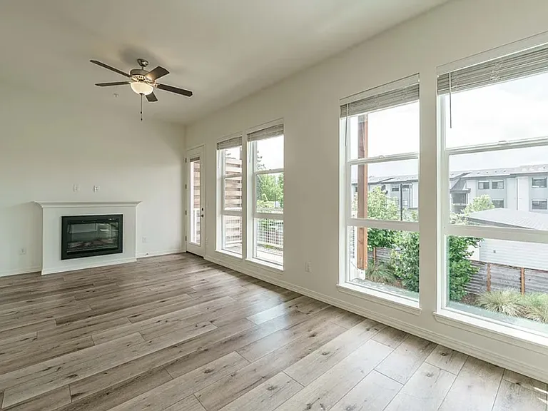 2713 E Evergreen Blvd #202 — Photo 5