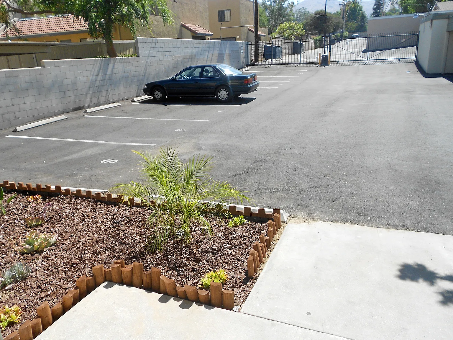 2 bed, 825 sqft, $1,750 — Photo 2
