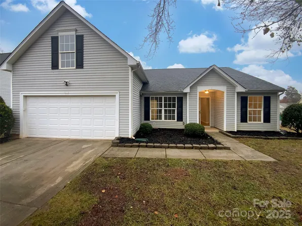 10804 Gardenia St, Charlotte, NC 28215