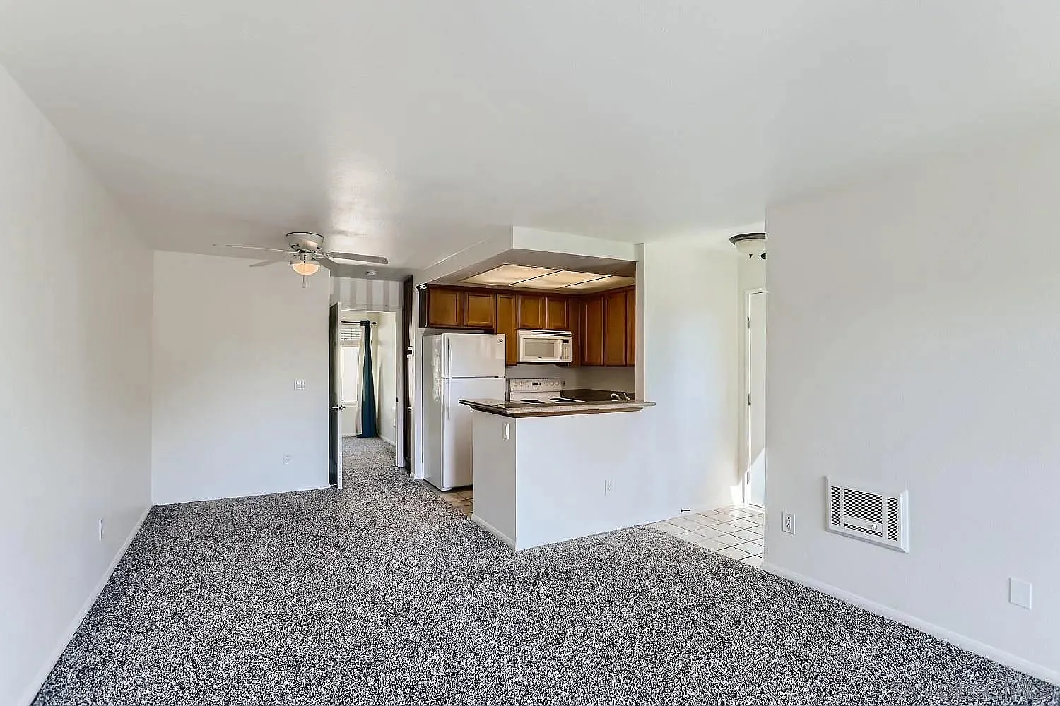 Edgehill Ln, Oceanside — Photo 2