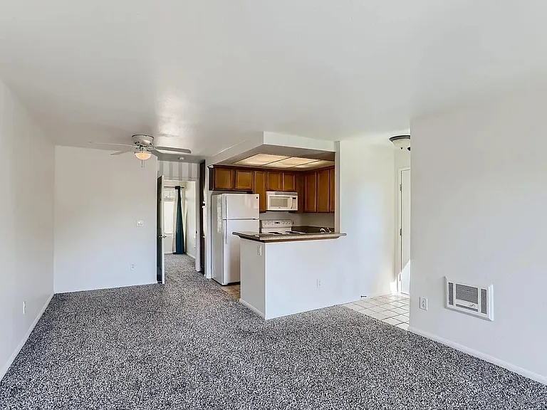 Edgehill Ln — Photo 2