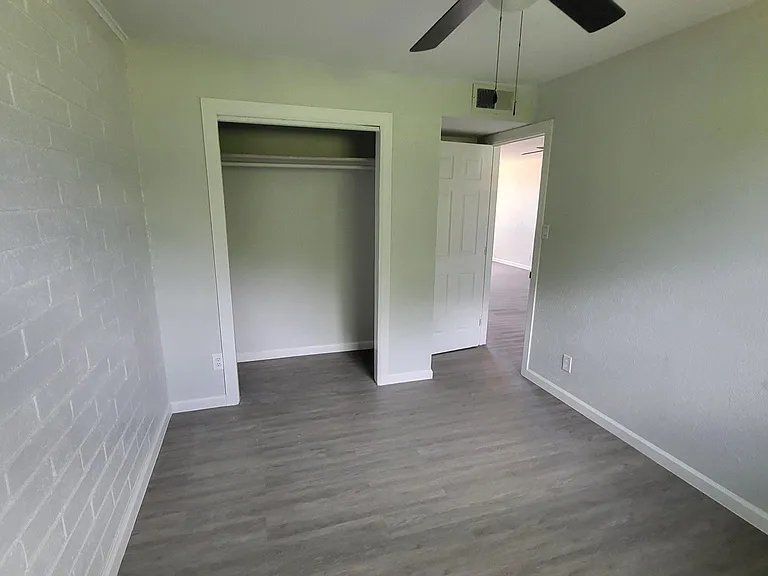116 N 5th St #2 — Photo 8