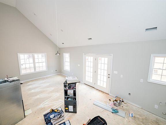5th image of 45 Mantle Dr