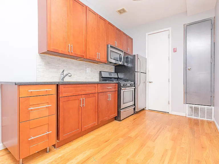 353 Grove St #3F — Photo 1