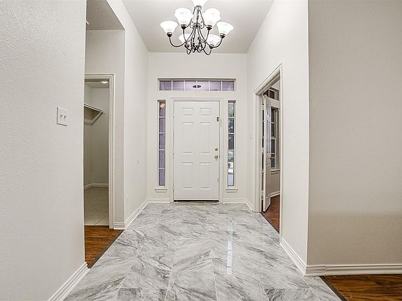 2nd image of 1413 Blue Gill Ln