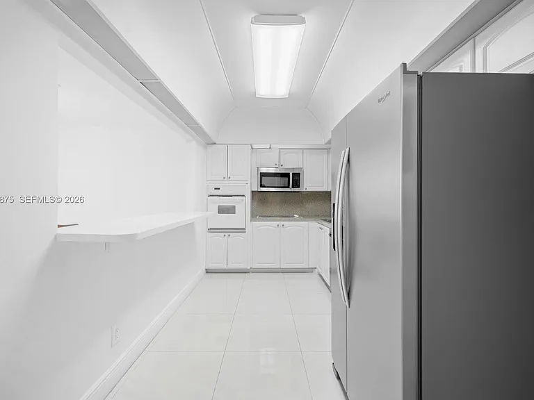 19370 Collins Ave #1122 — Photo 10