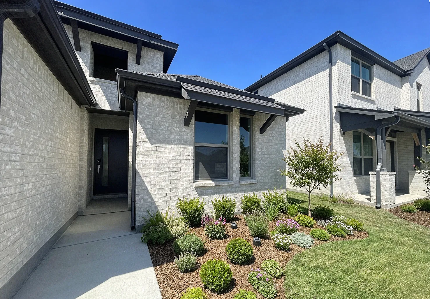3 bed, 1891 sqft, $2,099 — Photo 2