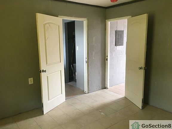 5th image of 318 Robinson Ave #C