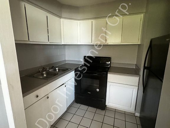 3rd image of 619 Peachtree St APT 2