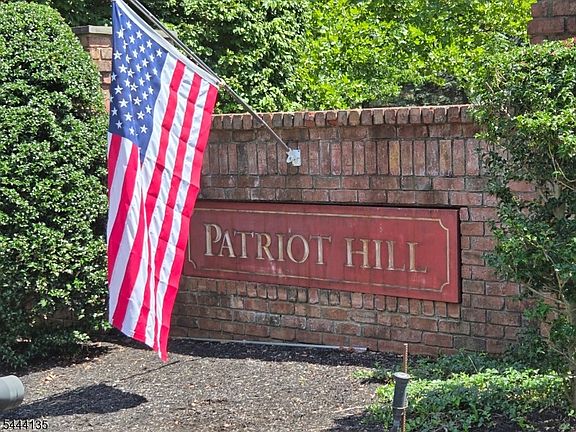 3rd image of 58 Patriot Hill Dr