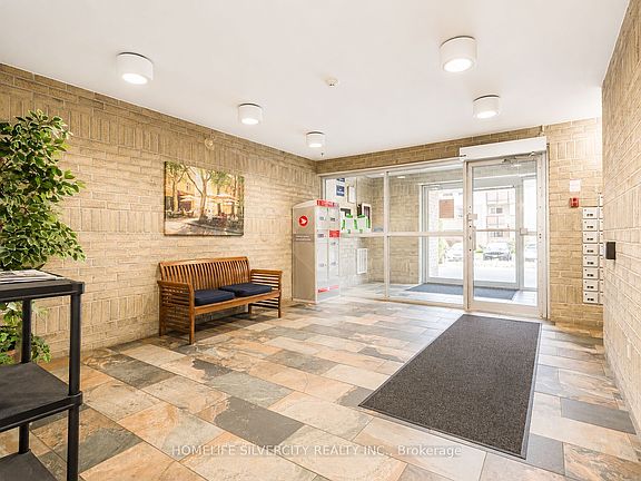 3rd image of 733 Deveron Cres #303