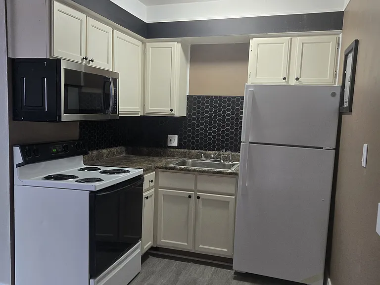 15142 Tireman Ave #7 — Photo 3