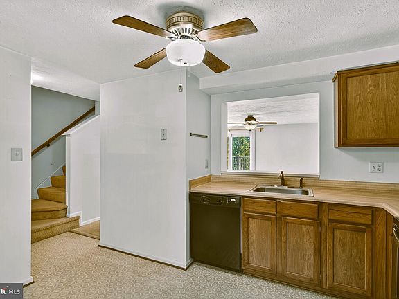 4th image of 6064 Rock Glen Dr