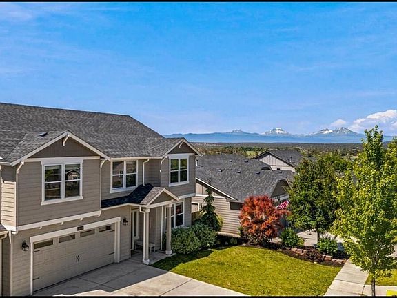 3rd image of 4594 SW Volcano View Way