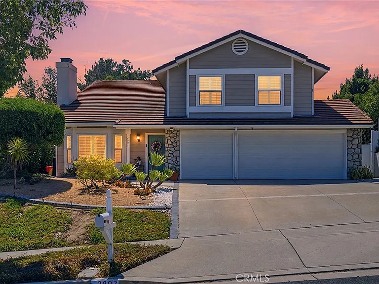 2897 Cape Dr — Photo 2