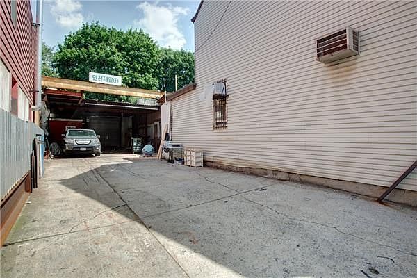 2nd image of 7005 45th Ave