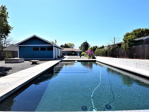 2nd image of 676 Verano Ave