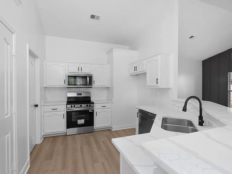 750 Sweetwater Dr #3 — Photo 14