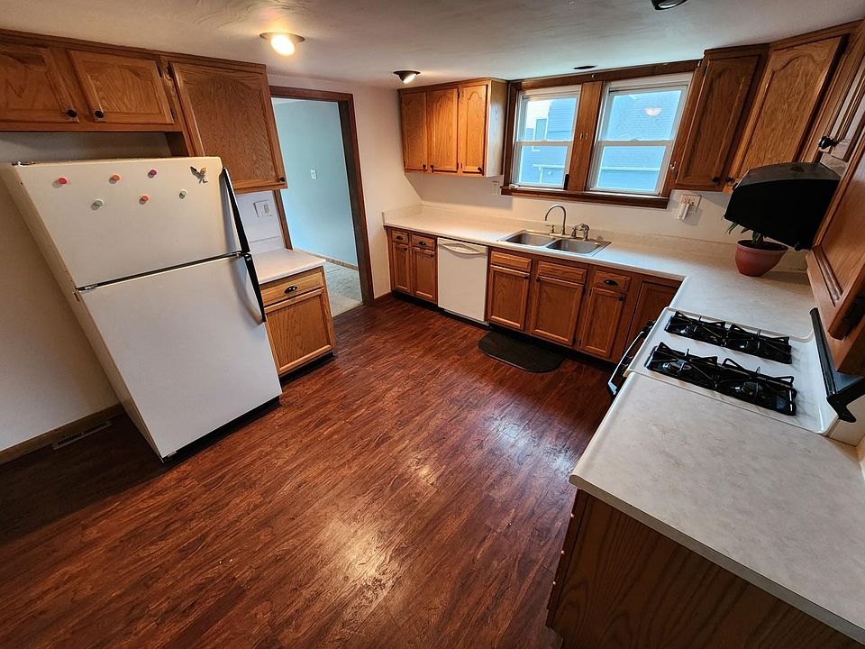 1st image of 833 Vance Dr