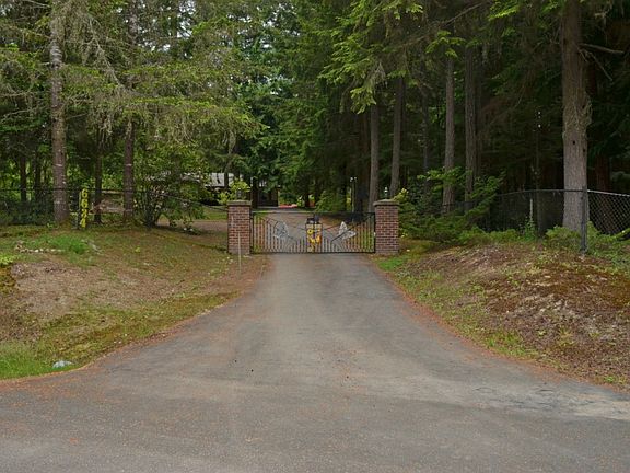2nd image of 6634 Mariposa Ln SE
