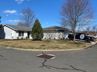 263A Glen Rd, Monroe Township, NJ 08831