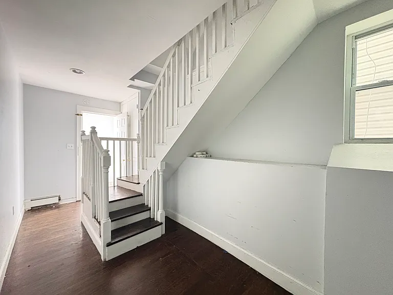 150 McAdoo Ave #1 — Photo 6