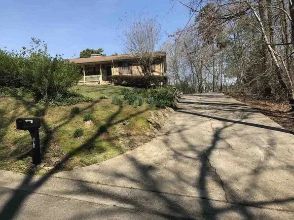 610 Mermont Dr, Trussville, AL 35173