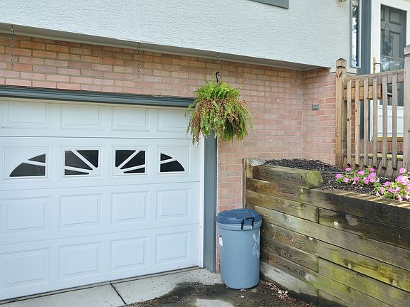 3rd image of 433 Denwood Dr S