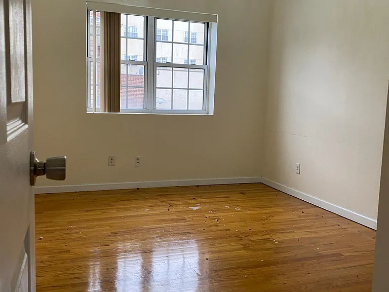 71-74 161st St #2 — Photo 9