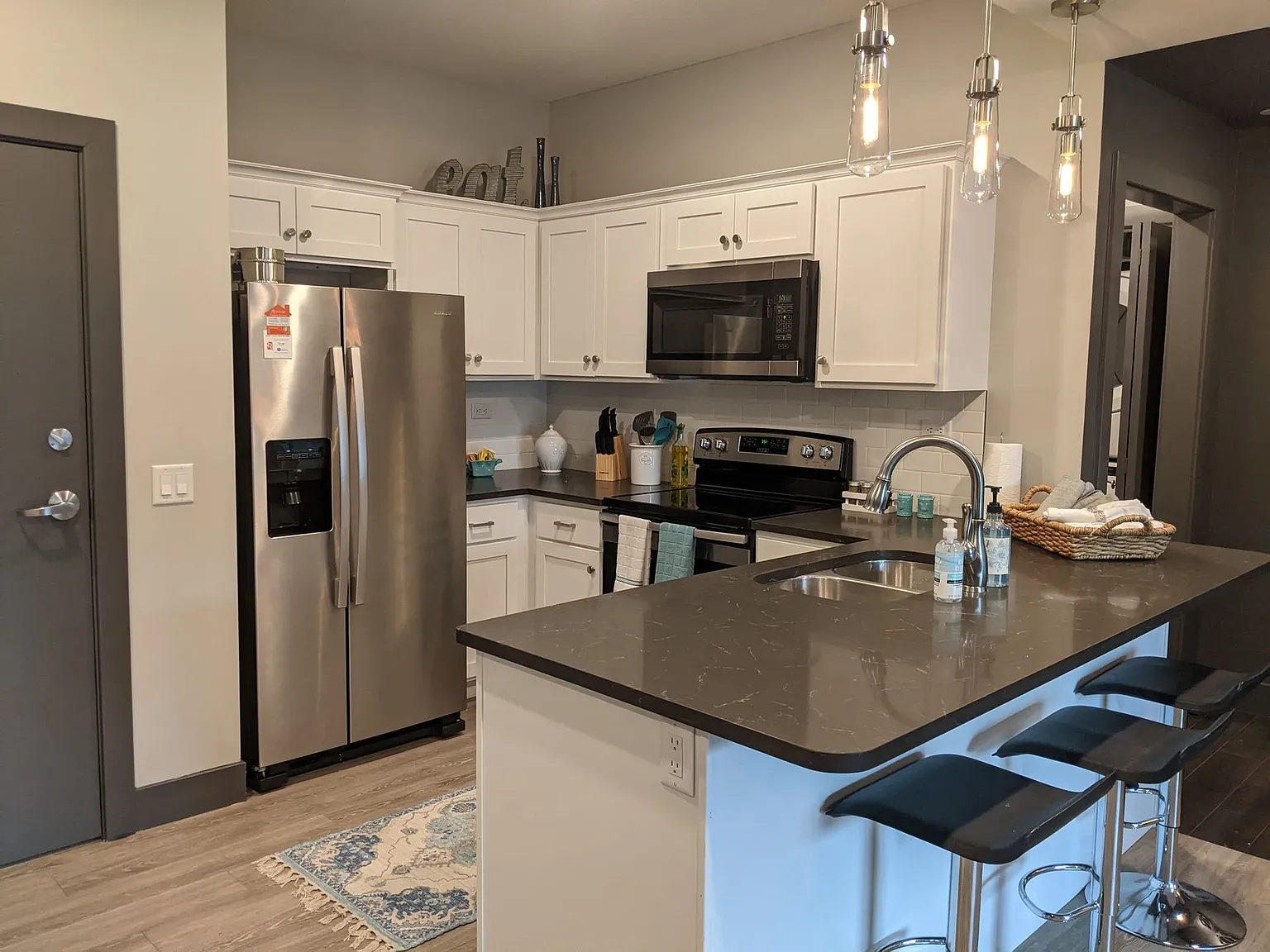 520 Neil — Photo 4