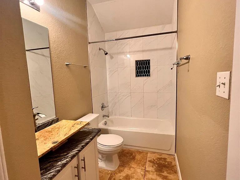 1511 Tonia Loop — Photo 16