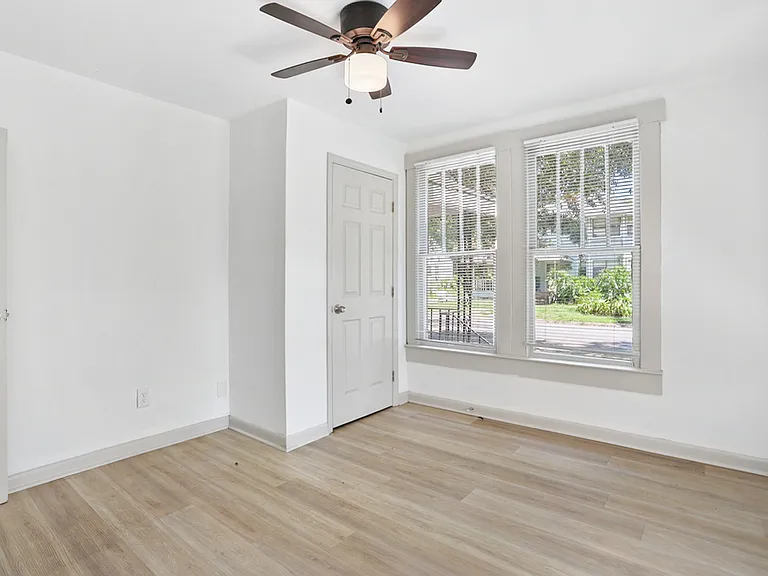 2219 Florida Ave — Photo 15