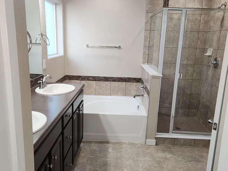 1647 Grand Overlook St — Photo 20