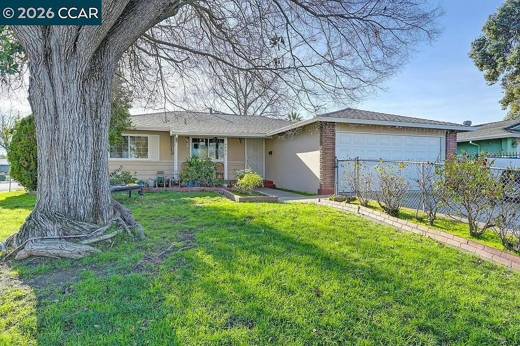 4690 Brookfield Dr photo 1