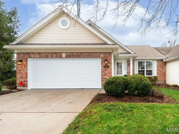 13114 Walden Woods Ct, Saint Louis, MO 63146