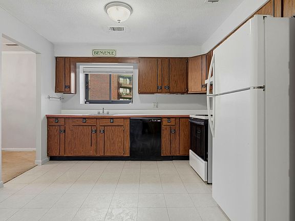 4th image of 1002 Paradise Rd APT 1C