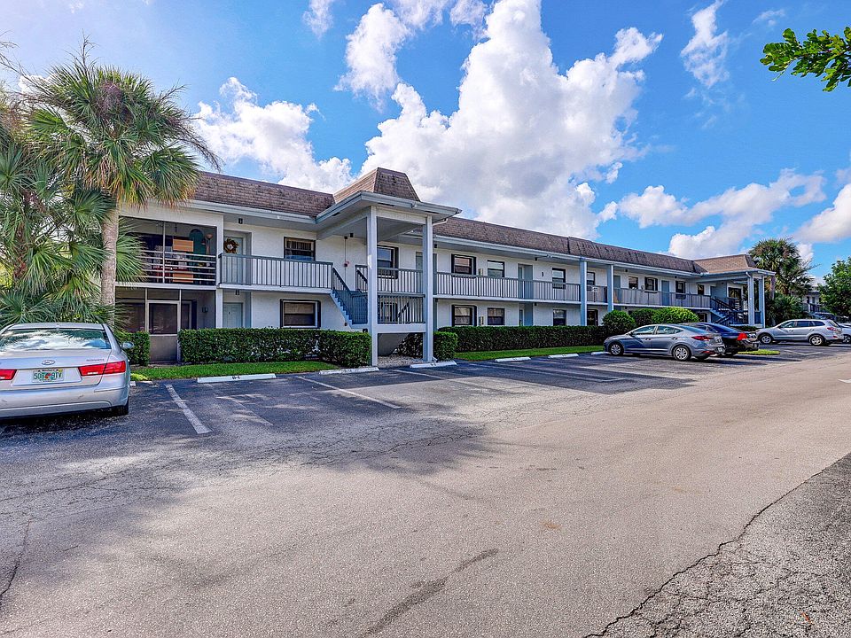 1st image of 1270; SE Parkview Pl #4