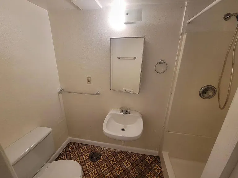 4222 Phillip St — Photo 8