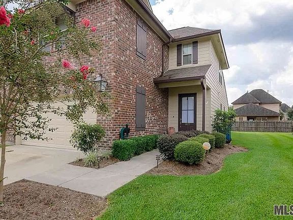 2nd image of 18177 Pinehurst Dr