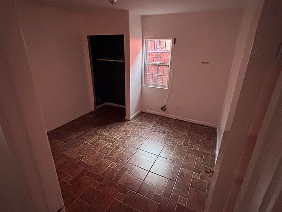 5th image of 1049 W 85th St
