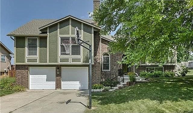 1st image of 109 SE Bristol Dr