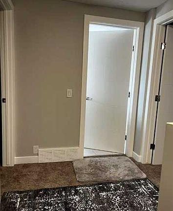 5th image of 7104 Temple Dr NE