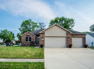 3501 Valley Dr, Columbus, IN 47203