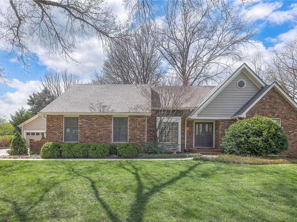 16316 Glenwood St, Stilwell, KS 66085