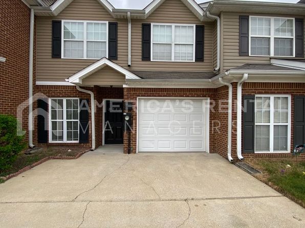2213 Castle Hill Ln