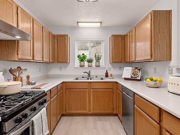 4th image of 9108 Osuna Pl NE