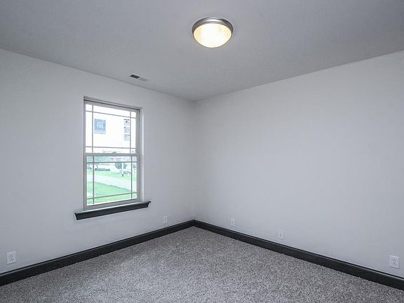 4th image of 1403 Alamo Ave