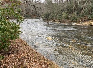 13 Cherry Ln, Spruce Pine, NC 28777