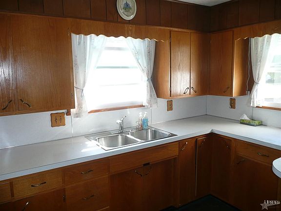 3rd image of 211 E High St